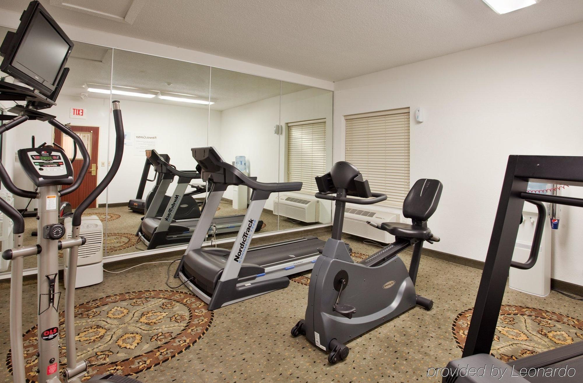 Baymont By Wyndham University Area Hotel